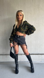 Load image into Gallery viewer, Detailed Cropped Army Jacket
